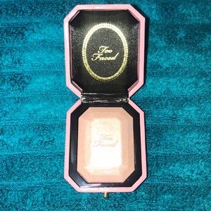 TOOFACED DIAMOND LIGHT HIGHLIGHTER (FANCY PINK)